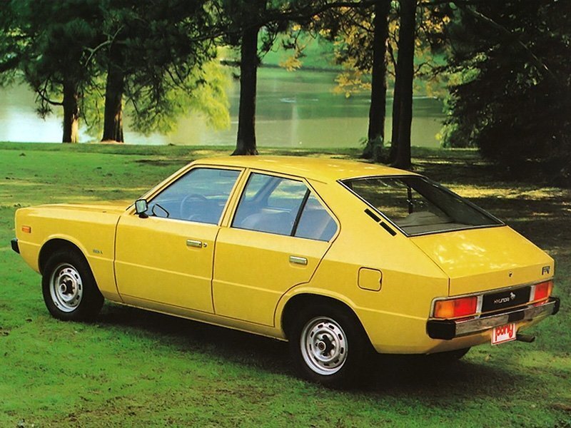 Четырёхдверный седан(!) Hyundai Pony I 