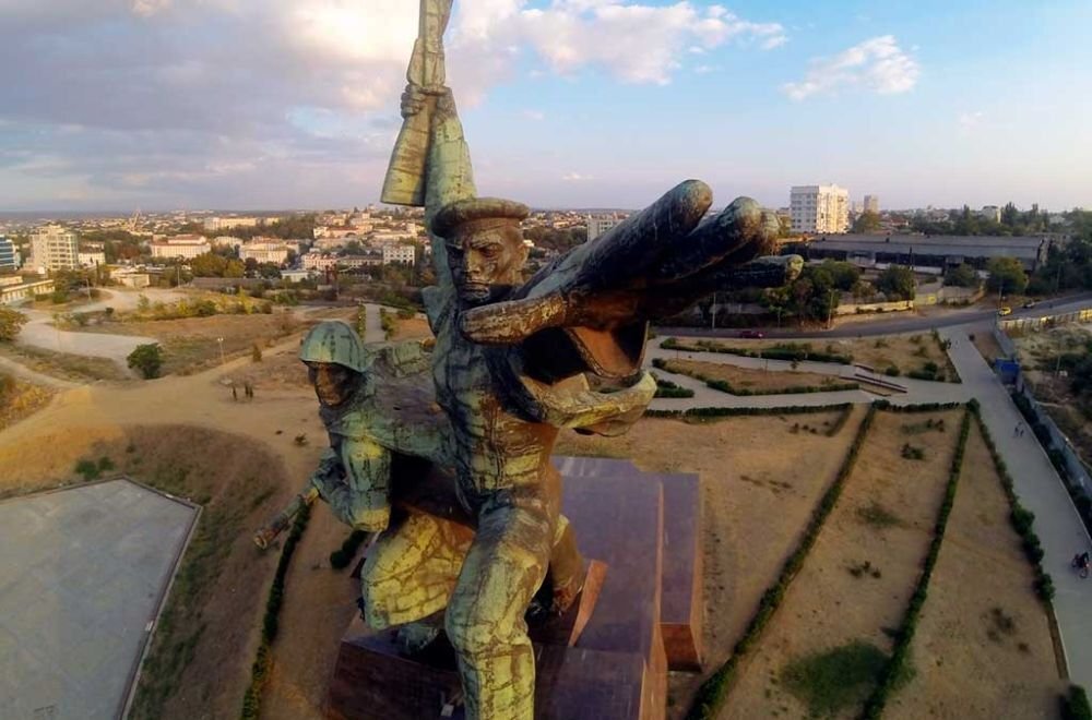  Памятник "Матрос и Солдат", Севастополь. Фото: of-crimea.ru 