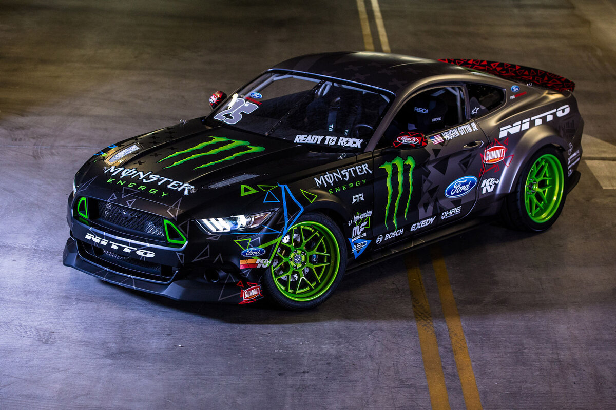 Ford Mustang Hoonicorn ред Булл дрифт