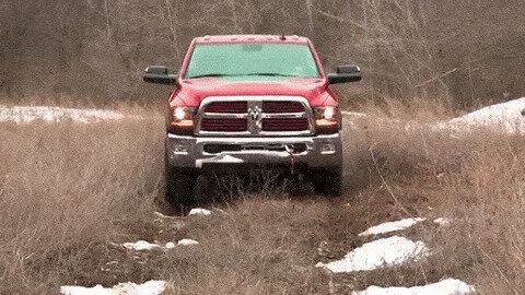  0  Внедорожник для любителей больших автомобилей. По наследству, ему достались кое-какие детали знаменитого Wrangler Unlimited, например, система автоматического отключения стабилизатора поперечной устойчивости, блокировка дифференциала. О предназначении Ram Power Wagon говорит лебедка и ходовые огни на крыше, картину дополняет коротковолновое Си-Би радио и брутальность, которой нет предела. Посмотреть