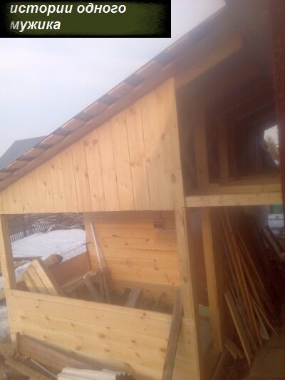 Моя беседка с предбанником. Стоит на 9 сваях. 3,5 на 3 метра. Пол, целиковая бетонная плита 14 см, стоит на сваях. В последствии будет стяжка, с теплым полом.