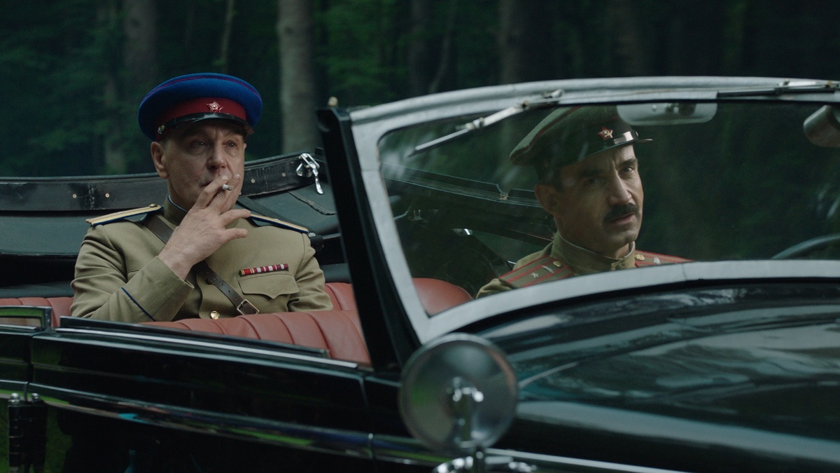 кадр из к/ф " На Париж"