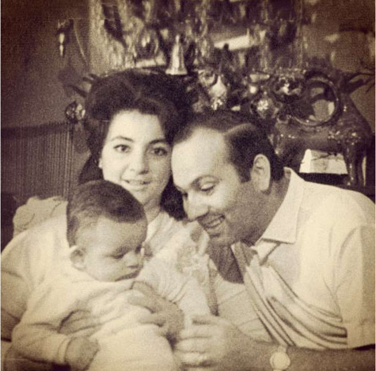 Виктория, Бедрос и маленький Филипп