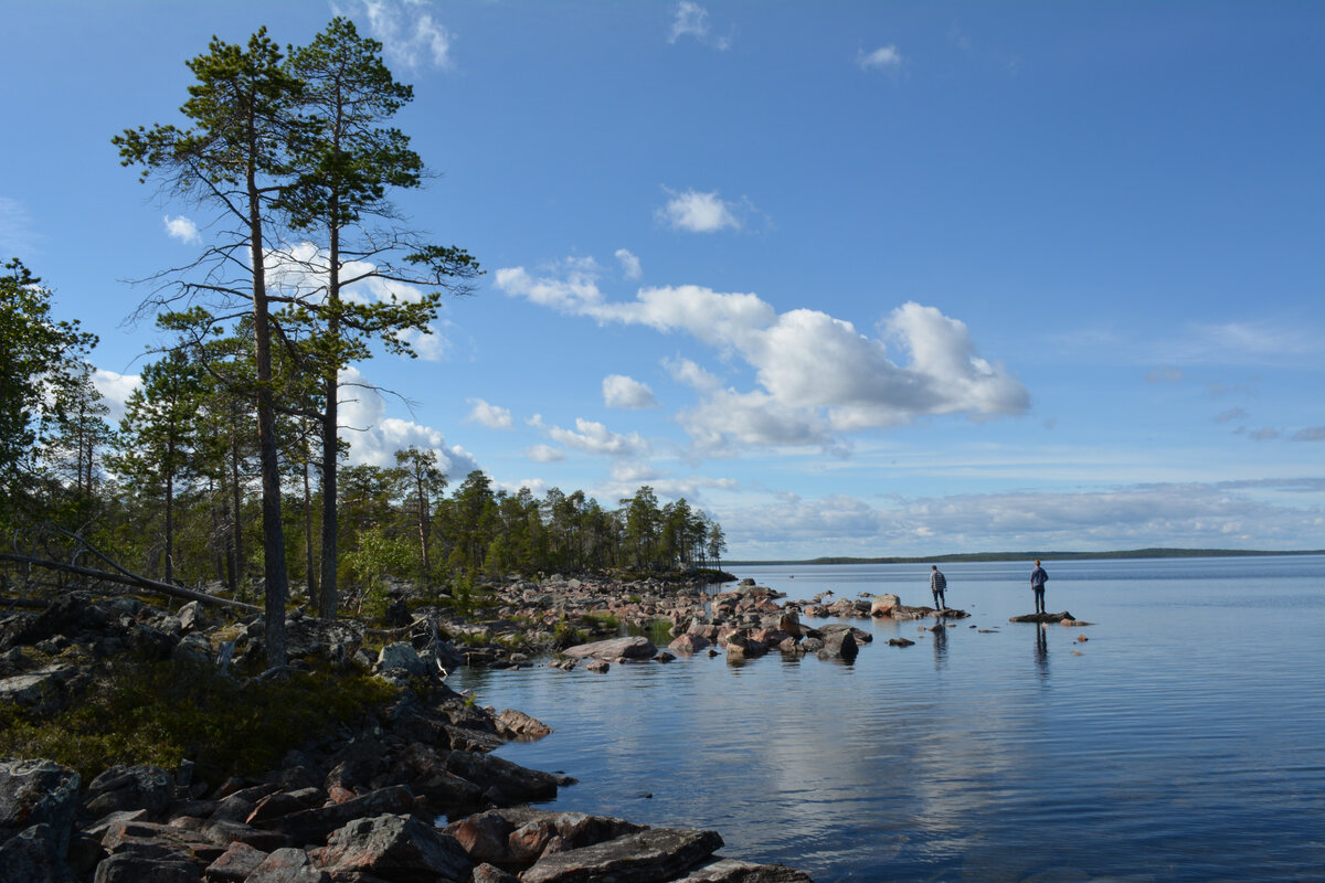 Финское озеро 5. Озеро Инариярви Финляндия. Озеро Весиярви Финляндия. Инариярви озеро в Лапландии. Озеро Сайма Финляндия.