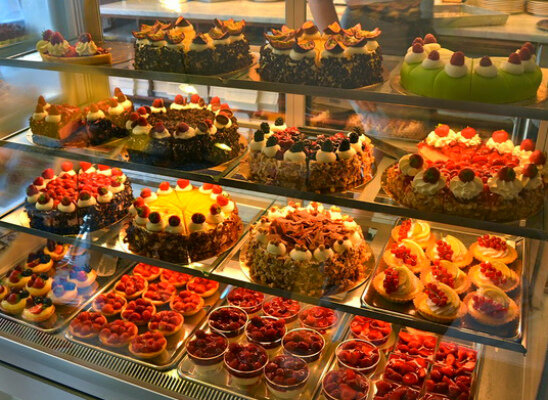 Витрина кондитерской