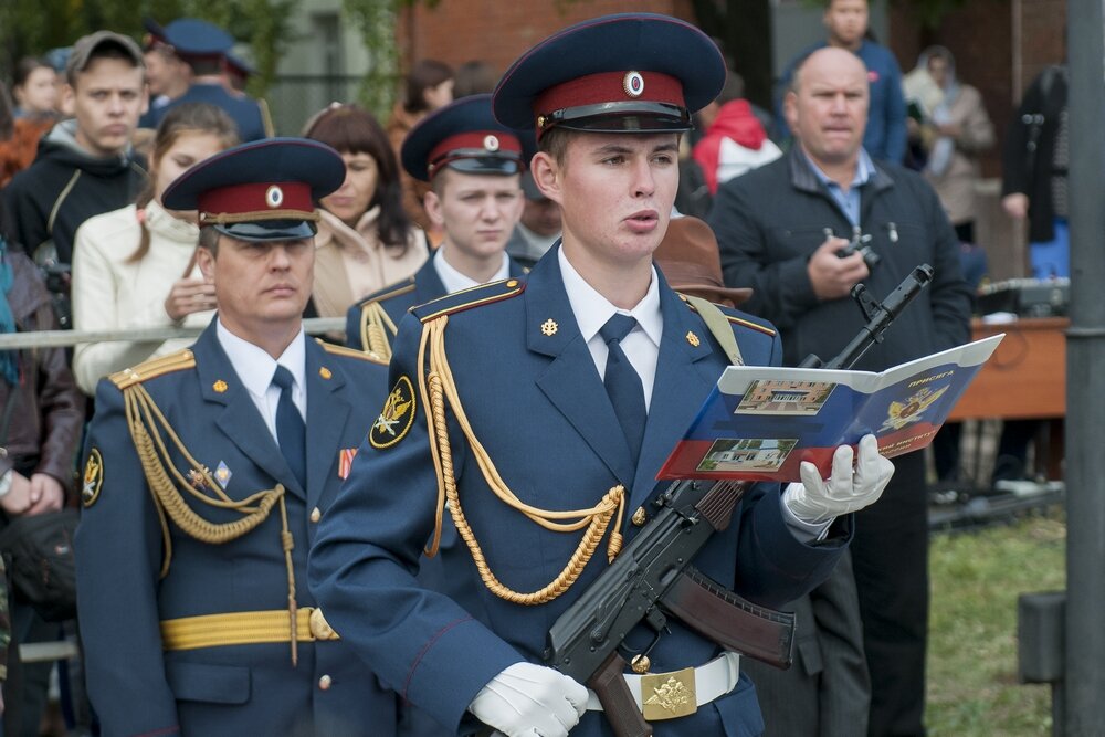 Форма фсин фото. Парадная форма офицеров ФСИН. Форма курсантов ФСИН. Парадная форма курсантов ФСИН. Парадная форма офицера ФСИН РФ.