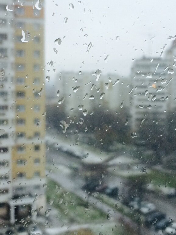 Люблю дождь.. даже если я промокну полностью под ним осенью..