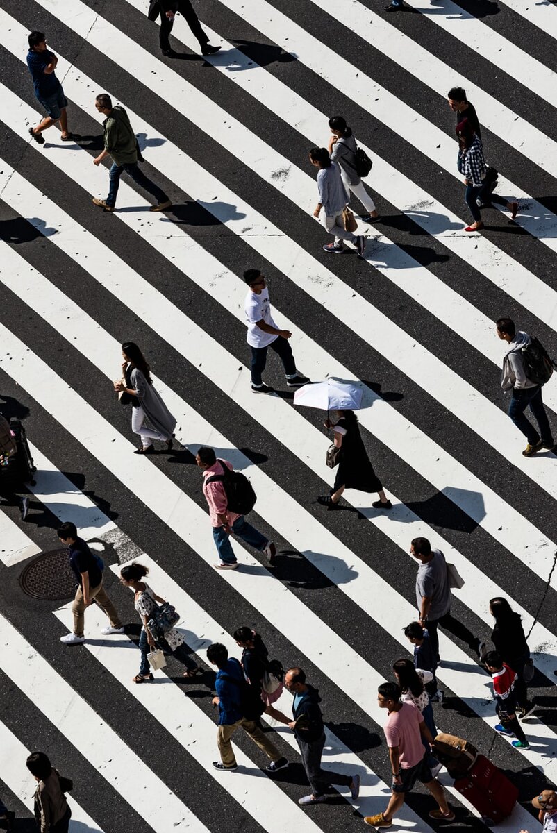 https://images.unsplash.com/photo-1513682121497-80211f36a7d3?ixlib=rb-1.2.1&ixid=eyJhcHBfaWQiOjEyMDd9&auto=format&fit=crop&w=934&q=80