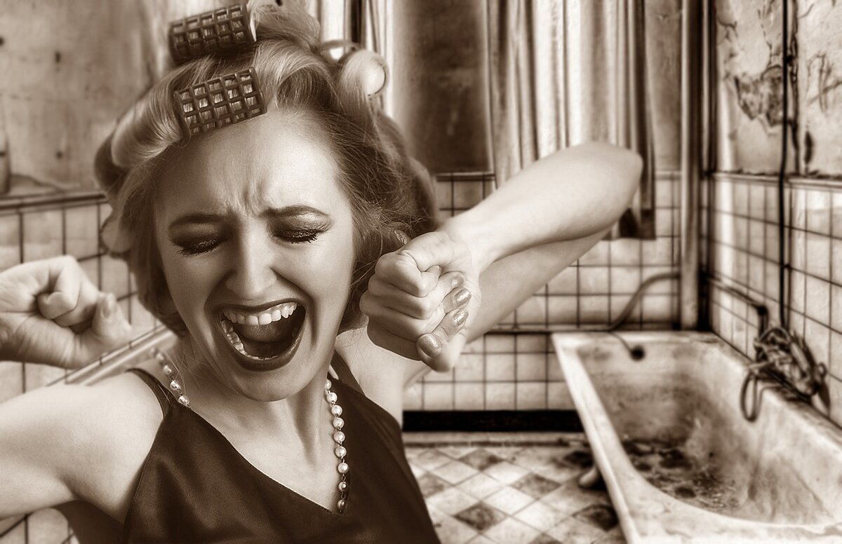 https://cdn.pixabay.com/photo/2018/02/21/15/06/woman-3170568_1280.jpg