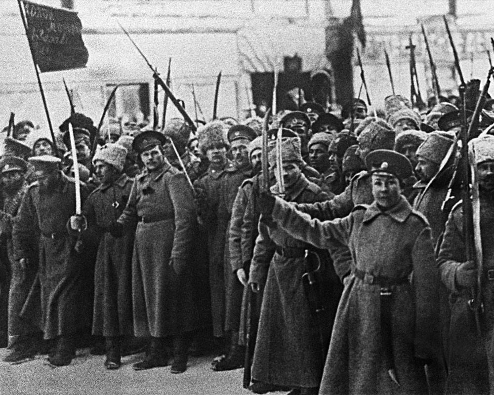 1 мировая революция. Восстание Петроградского гарнизона в феврале 1917. Февральская революция 1917 года свержение монархии. Российская Империя 1917 год Февральская революция. Февральская революция 1917 Николай 2.