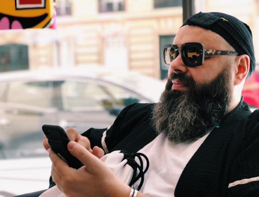 Источник фото: https://eva.ru/health/news/read-pokhudevshij-na-70-kg-maksim-fadeev-zadumalsya-o-bodipozitive-56364.htm