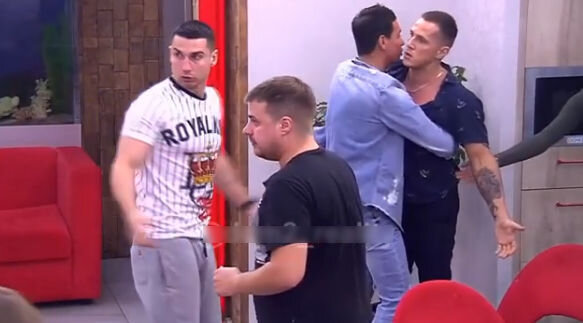 Драка Мондезира и Стрелкова