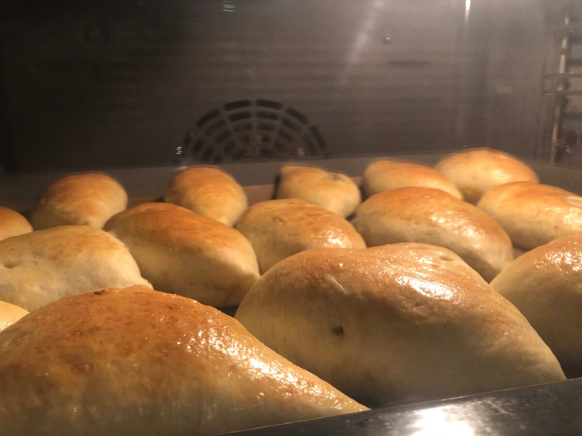 Пирожки с мясом и капустой. 