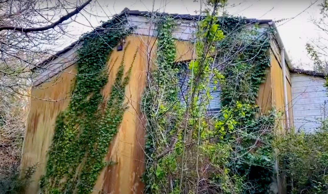 заброшенный дом