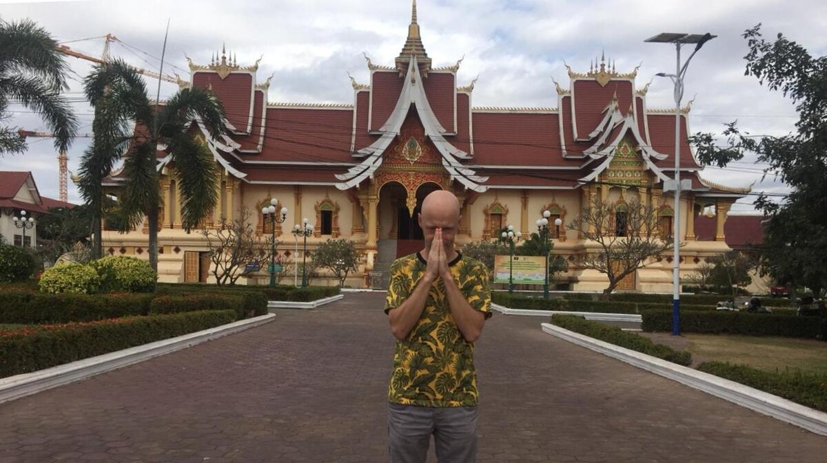 Единственное фото, где я делаю этот жест - вай.