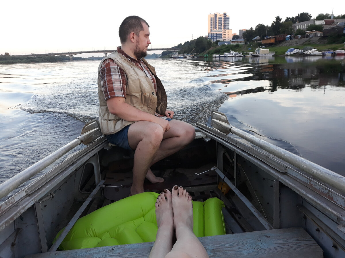 Возвращаться на Ветерке в базу после долгого жаркого дня, насыщенного речными прогулками, солнечными лучами и купанием - бесценно!