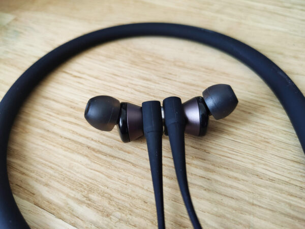 Обзор беспроводных наушников Creative Aurvana Trio Wireless: таких вкладышей еще не было4