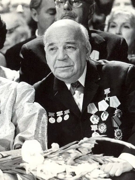 Алексей грибов актер биография личная жизнь Нашумевшая надпись от гения перевоплощения Ты заходи, если что... Дзен