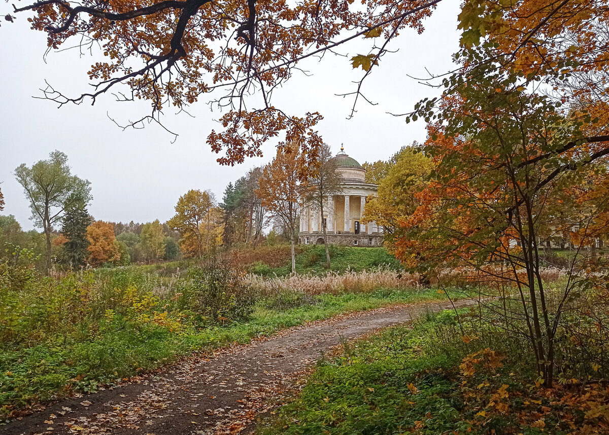 Воскресенский храм. Усадьба Никольское-Черенцицы. Тверская область. Фото автора статьи 