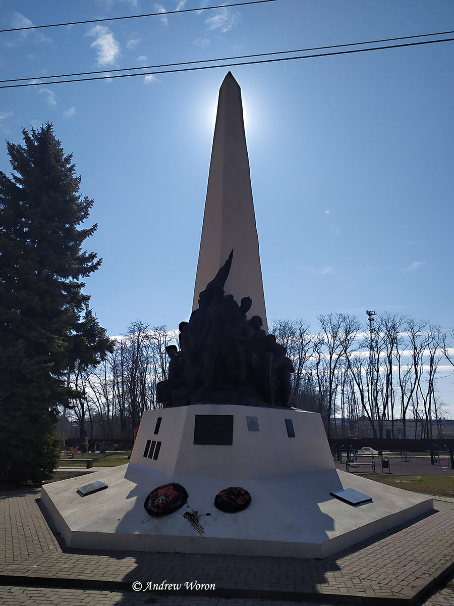 Лицевая часть памятника. Вид с севера