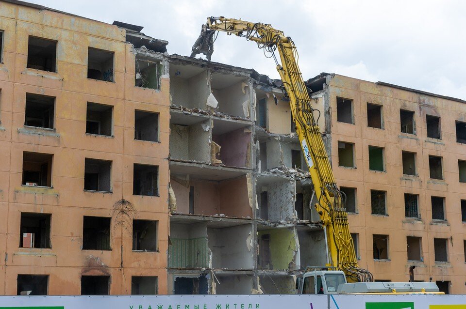     Смольный объяснил, какие дома попадают под реновацию в Петербурге Олег ЗОЛОТО