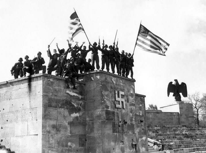 Фото с парада 15.04.1945 в Нюрнберге