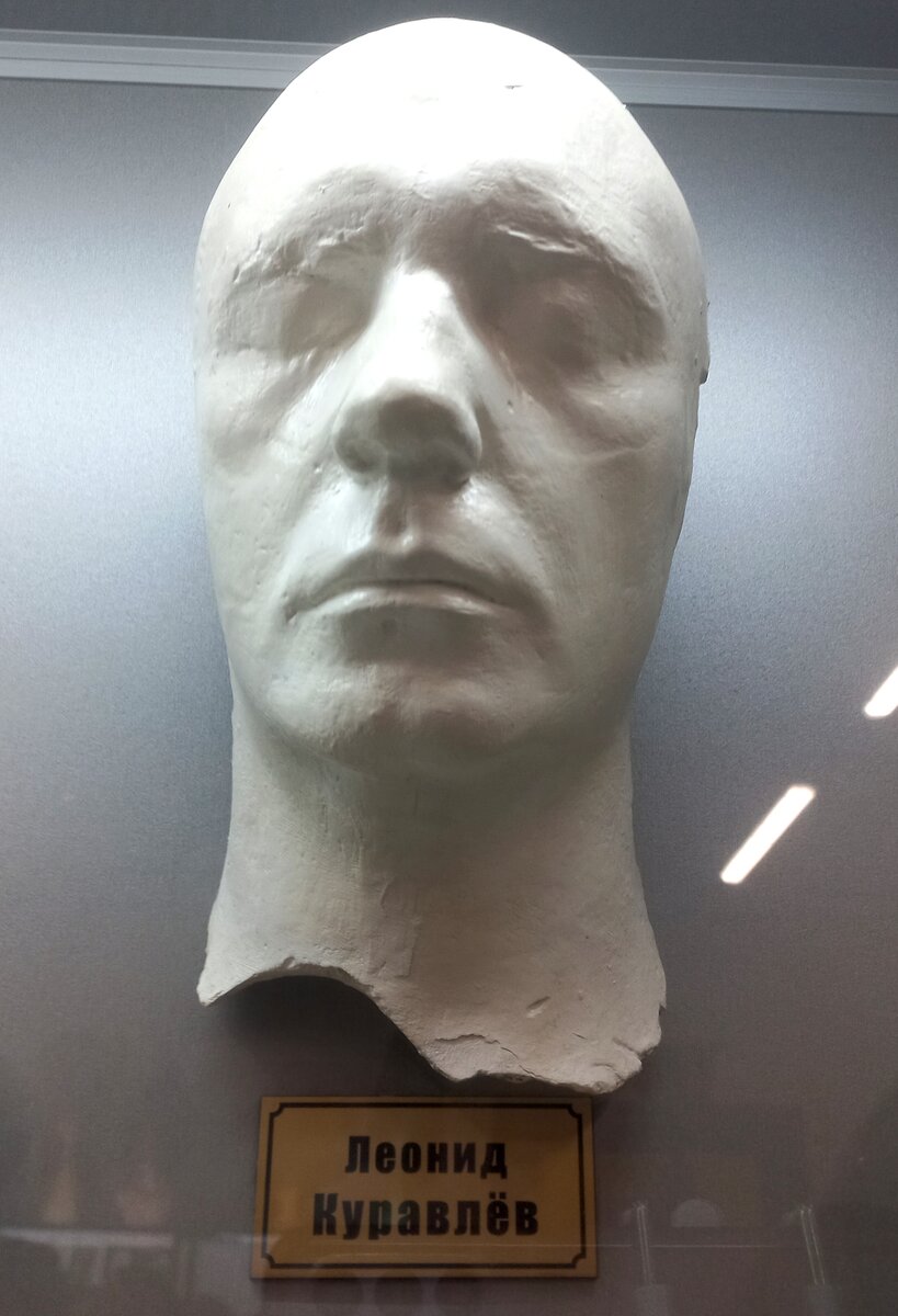 Листайте.