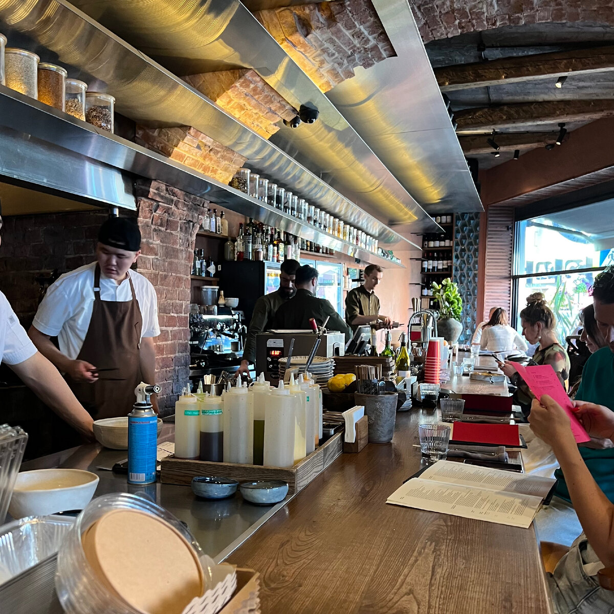 Koji калашный пер 9 фото. Lucky Izakaya Bar, Москва. Lucky Izakaya Bar большая Никитская меню. Lucky ресторан Москва.