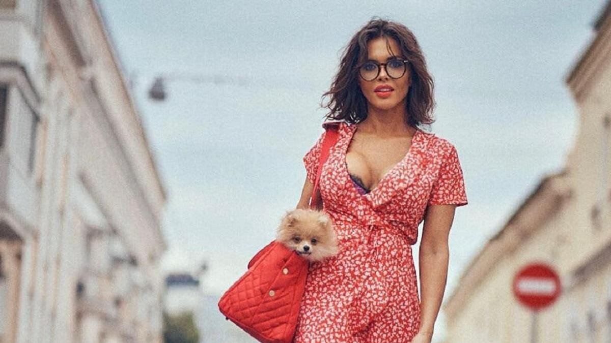    Карина Зверева:instagram.com/karinazvereva