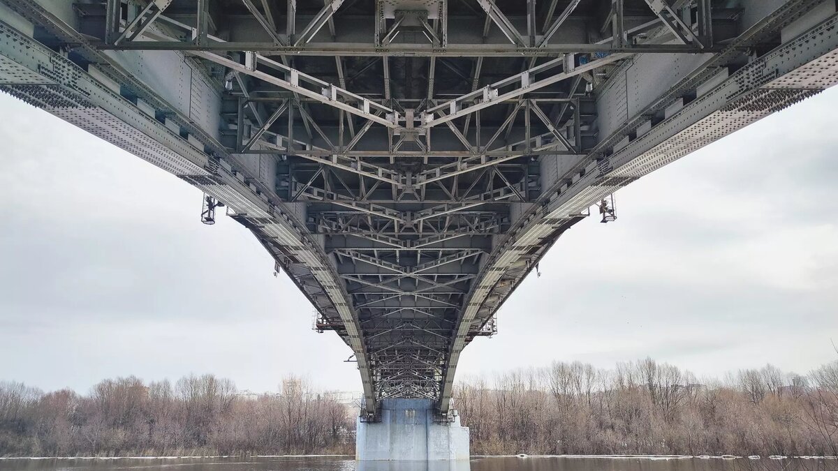     Мост должен соединить улицы Раздольную и 1-ю Заречную. Объект планируют сдать в 2026 году.