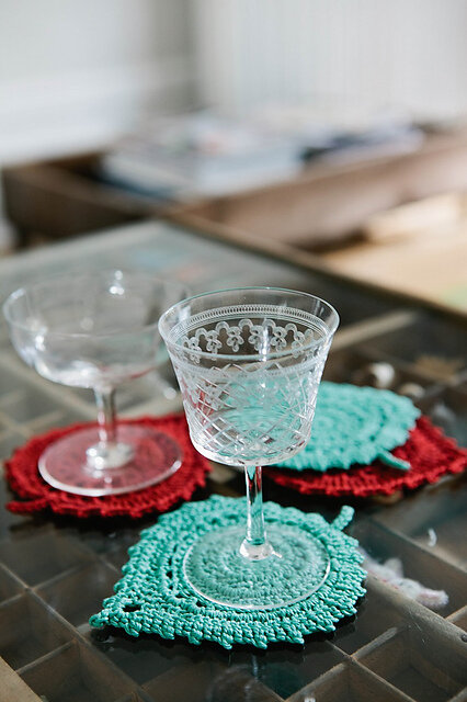 https://www.ravelry.com/patterns/library/leaf-coasters