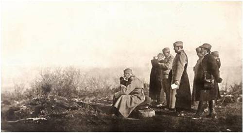                                      Король Петр I Карагеоргиевич на поле боя