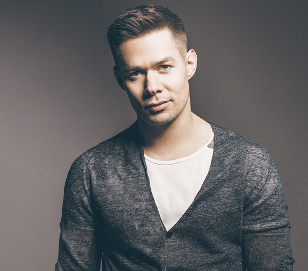 Знаменитые личности очень часто попадают под алкогольную или наркотическую зависимости. Многим тяжело справиться со славой, кто-то пытается отвлечься от проблем при помощи наркотиков. В любом случае определенная часть знаменитостей все же прошла курс лечения. 