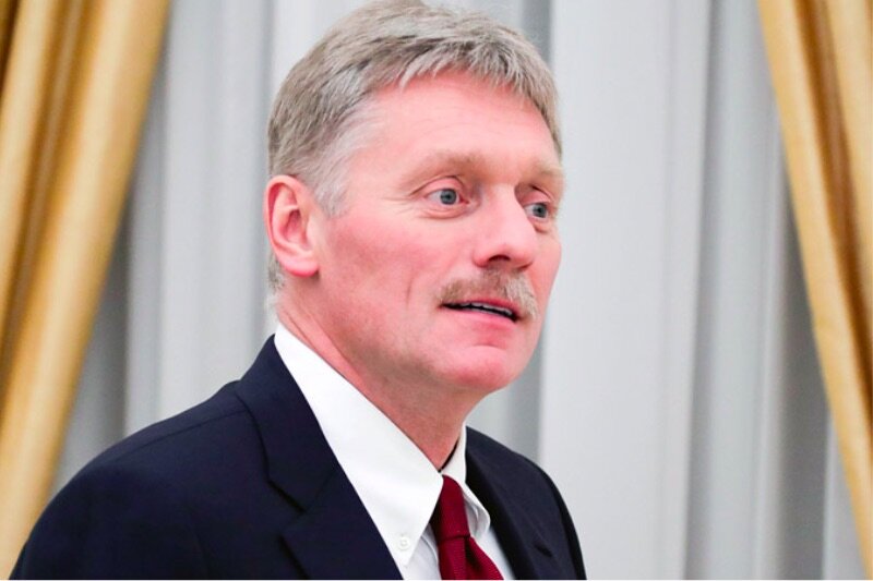 Дмитрий Песков отметил, что показатель, представленный "Левада-Центром" по итогам опроса, не такой высокий. Соцопрос Левада-центра ранее показал, что среди россиян, желающих уехать за рубеж, наиболее высокий процент составляют молодые люди в возрасте от 18 до 24 лет.