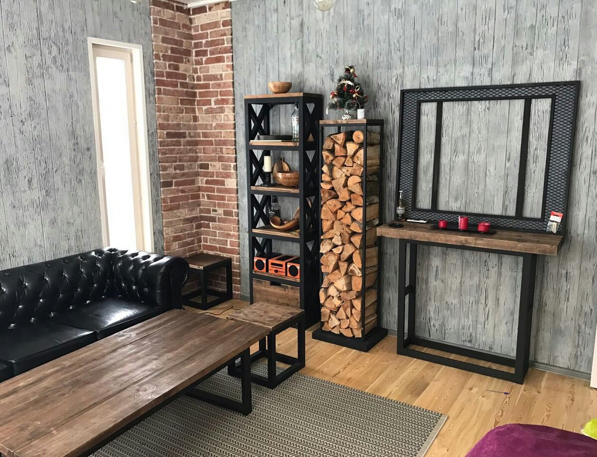 Натуральные материалы подчеркиваю самобытность лофтового помещения, его бунтарскую сущность.