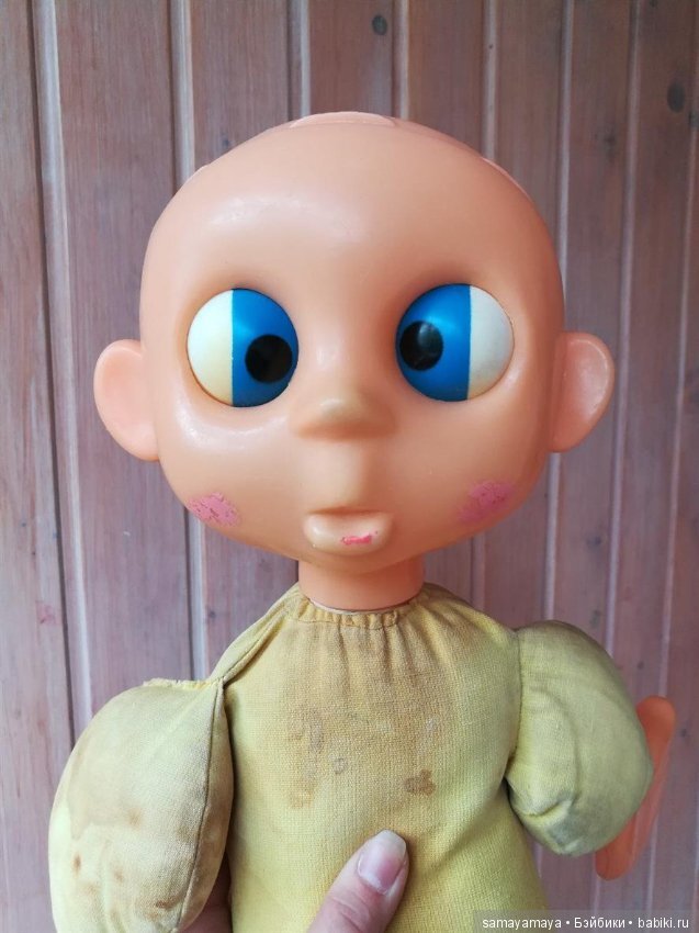 Фото с сайта babiki.ru. Без пейта и с косыми глазами он особенно странен...