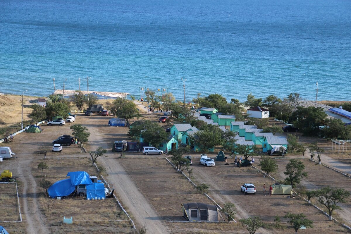 Кемпинг в Крыму с палатками на пляже