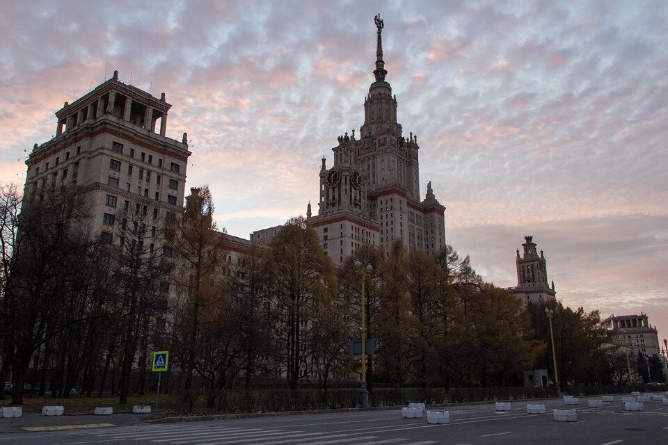 МГУ им. Ломоносова