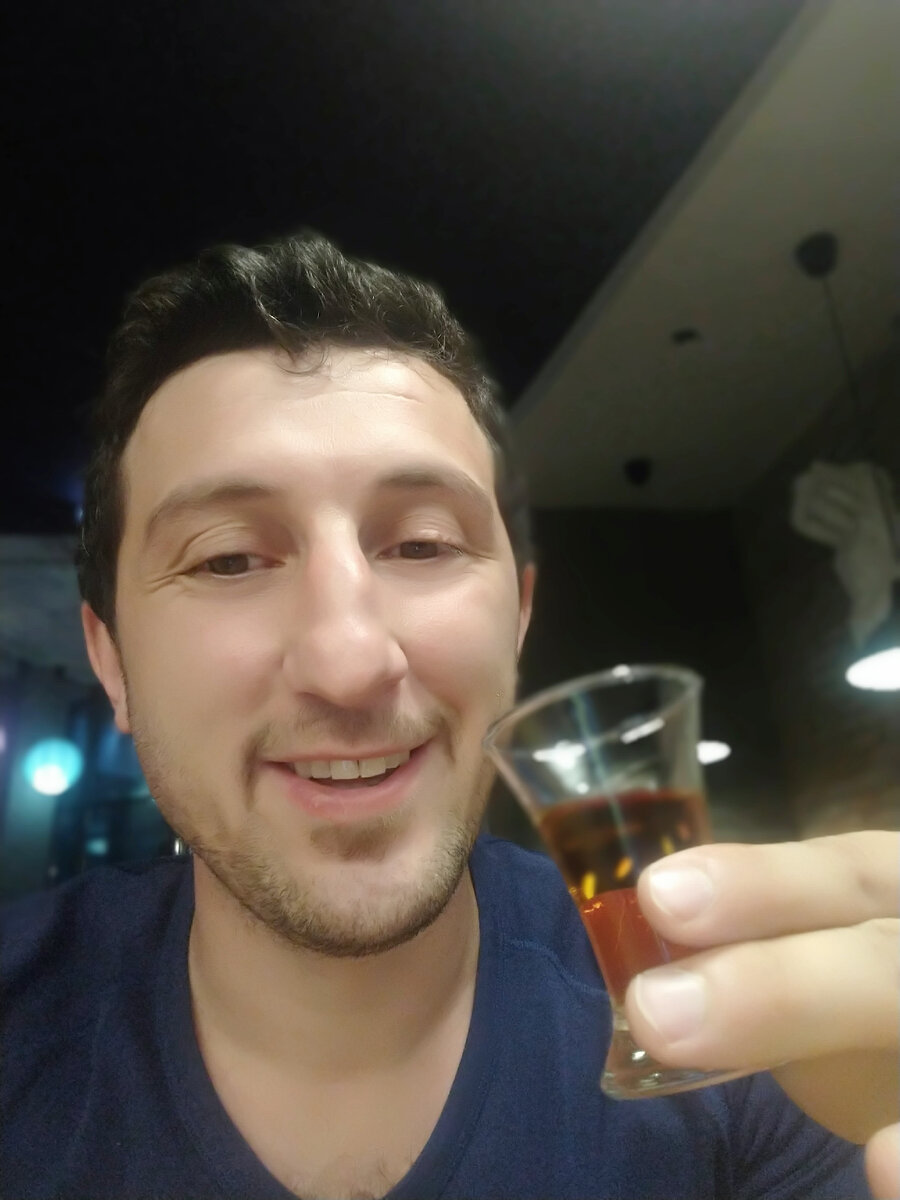 Это я. Провожу дегустацию.
