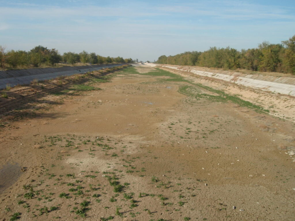 Пересохшее русло Северо-Крымского канала