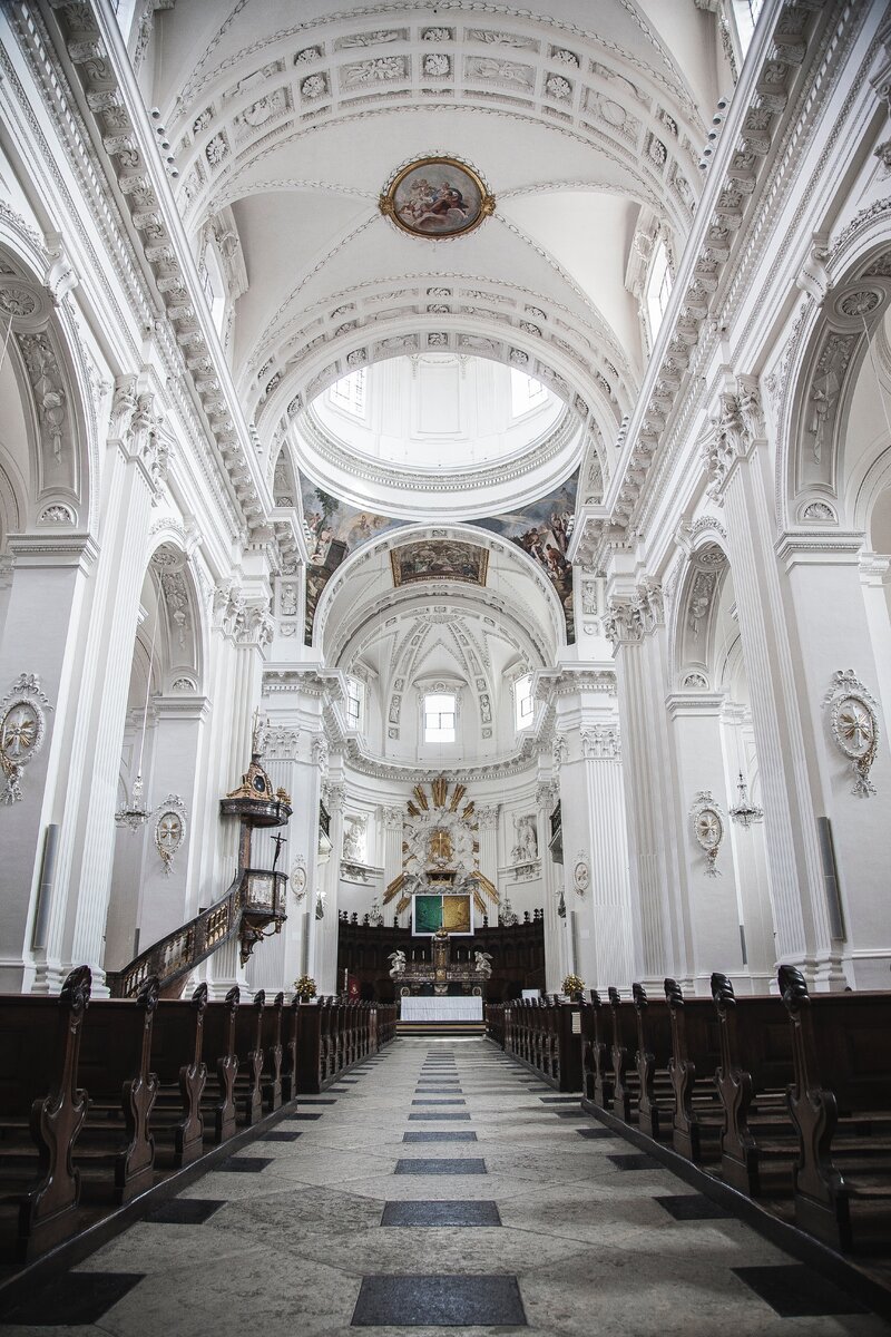 https://unsplash.com/photos/UEesKwR8ccY