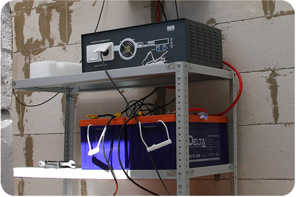 Однофазный ИБП для дома с трёхфазной сетью