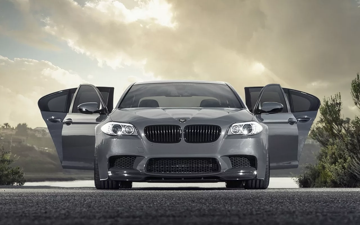 BMW f10. БМВ м5 ф10. BMW m5 2013. Audi m5 f10. Звук бмв м5