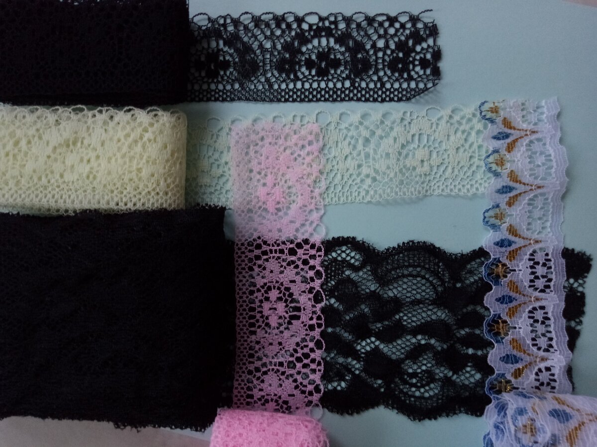 То самое кружево. Пойдет в дело. 