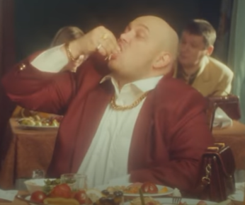 Кадр из клипа Иды Галич "Предприниматель"