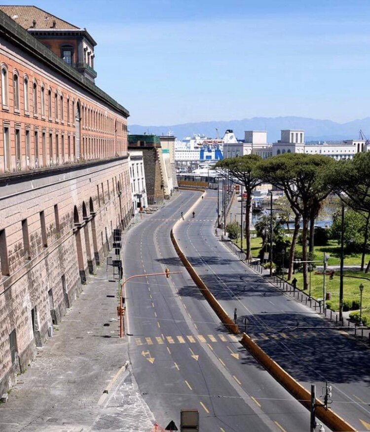 Главные улицы Неаполя сегодня.
