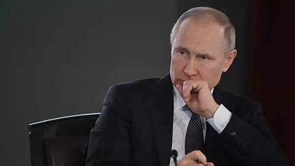 Президент России Владимир Путин подписал закон, устанавливающий проведение общероссийской минуты молчания в День памяти и скорби 22 июня, соответствующий документ опубликован на официальном интернет-портале правовой информации.
