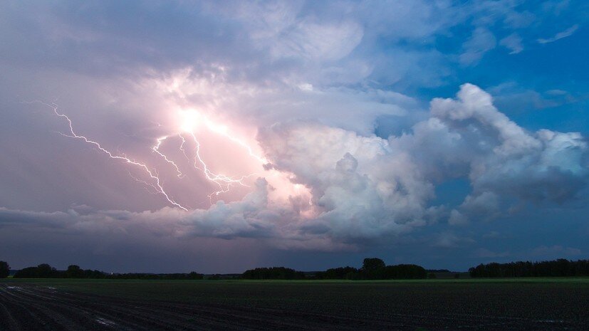 гроза на картинке