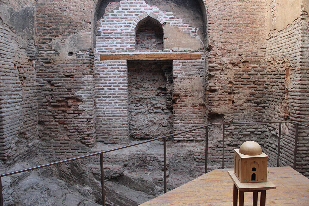 Атешгях (бывший храм огня в Тбилиси) Фото автора.