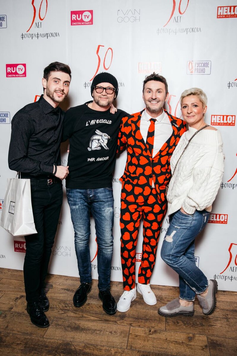 Певец К. Даревский, Продюсер С.Харин друзья..